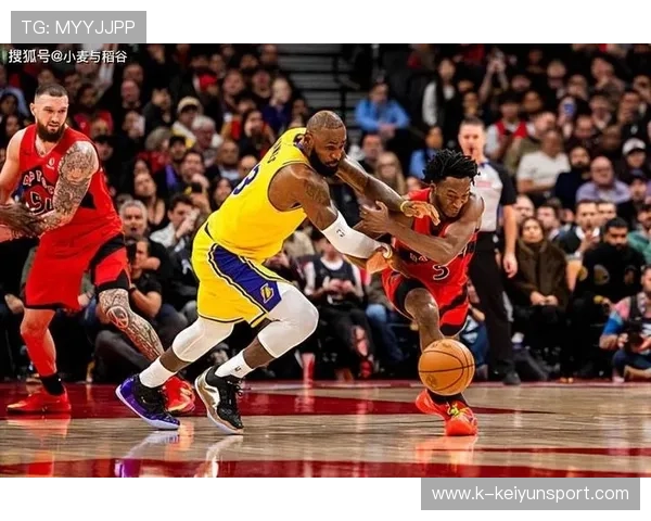 湖人队攻防两端配合默契，冲击季后赛，湖人对队员