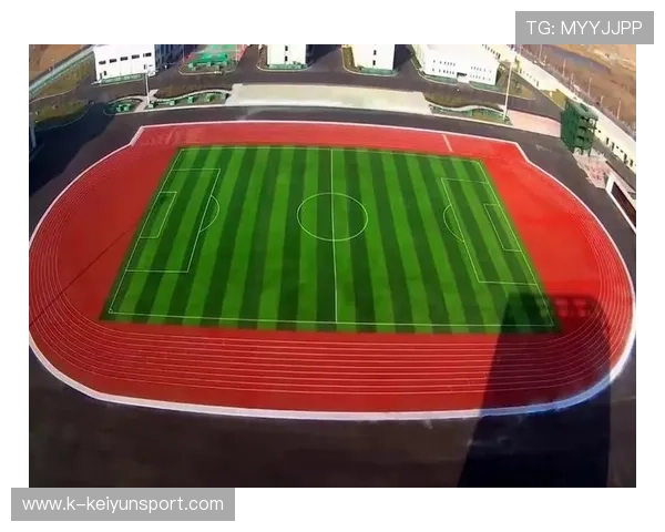 足球历史巡礼：从草地到现代化场馆的变迁，足球场的草地是真的还是假的